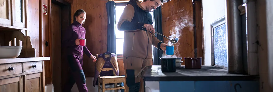 H�ttenschuhe f�r Bergh�tte, Reisen und entspannte Pausen nach Touren